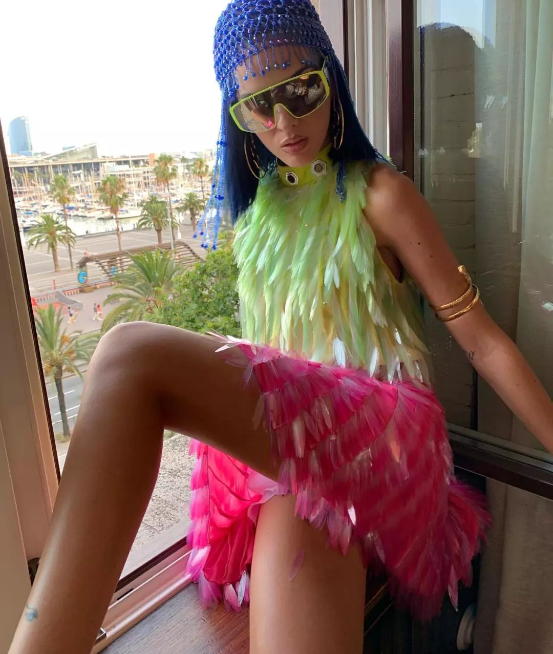 我太太太难了！项链戴在脖子上还做错了？