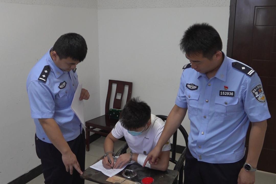 女子网恋反被敲诈,女子被网恋男友敲诈