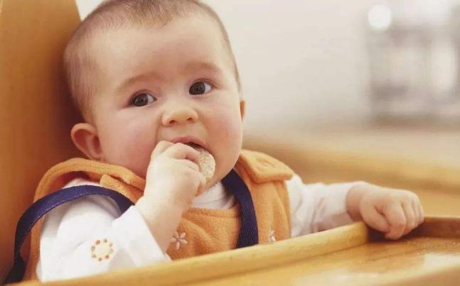 宝宝湿疹反反复复是咋回事,宝宝湿疹一直反复发作是什么原因