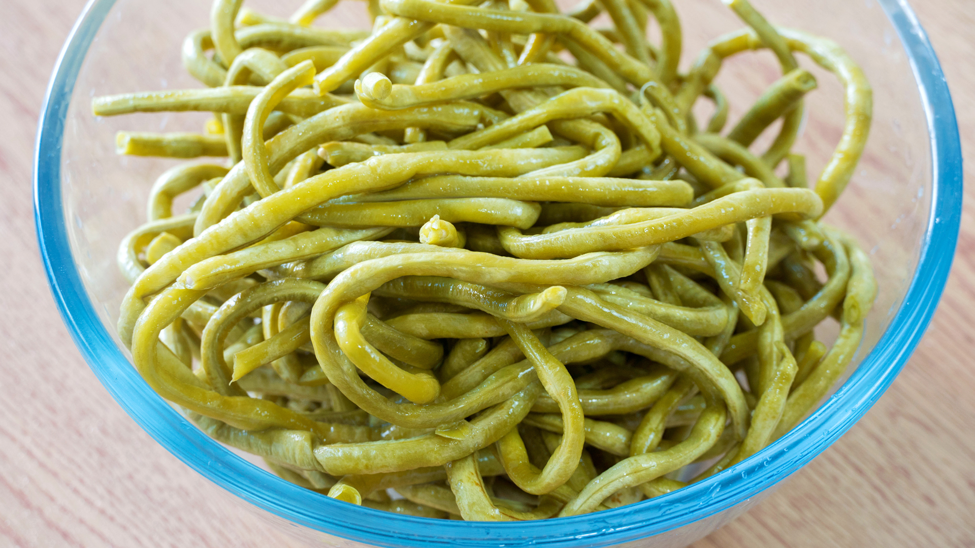 水瓶做酸豆角的方法,矿泉水瓶腌豆角的家常做法