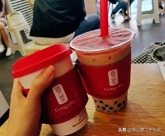 公认“最受追捧”的4款奶茶，一点点落榜，图三只有00后才喝