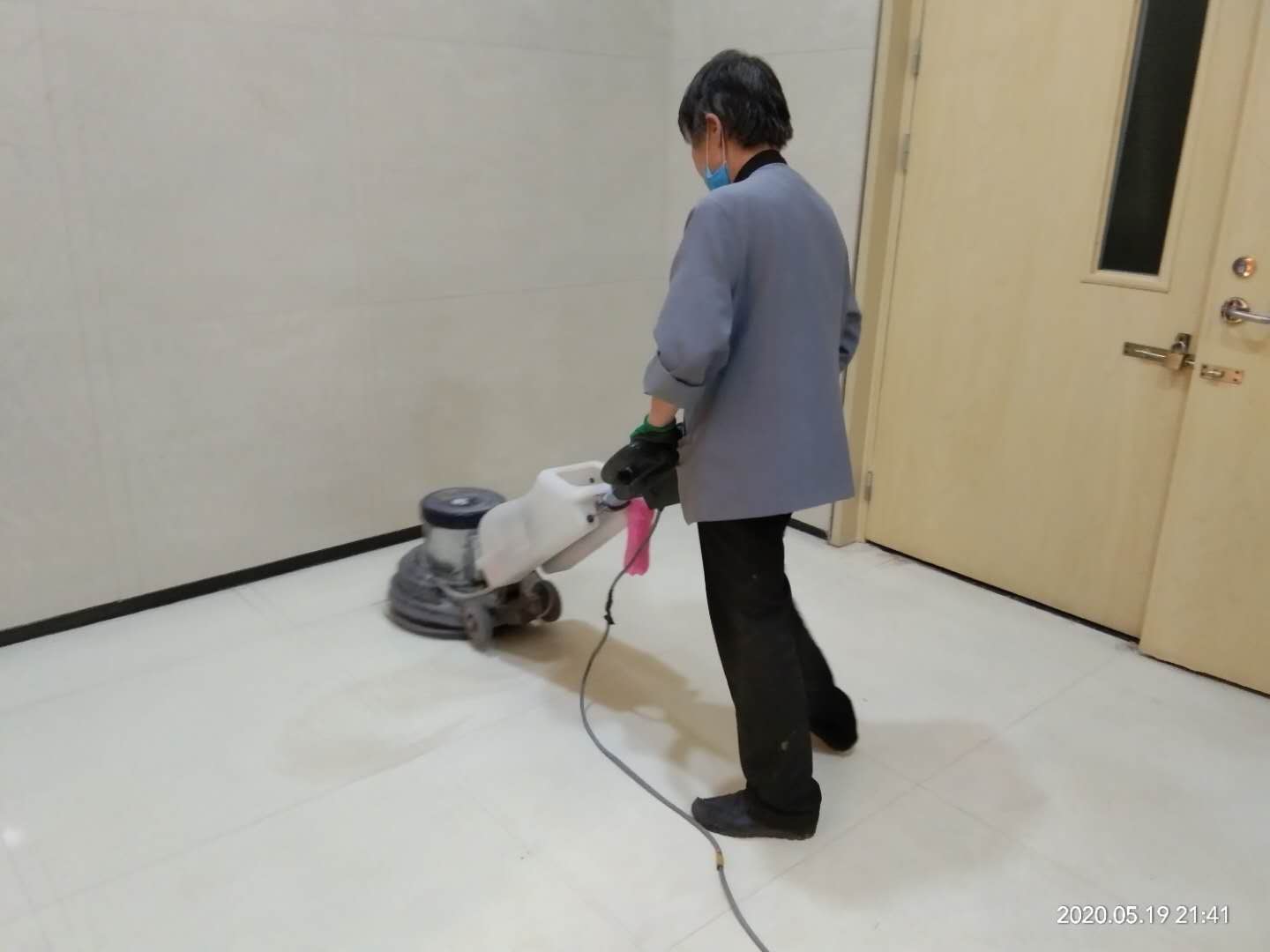 安逸品质服务，荣获锦旗赞誉