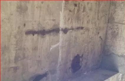 混凝土楼板渗水是质量问题吗,下水管与楼下楼板连接处渗水