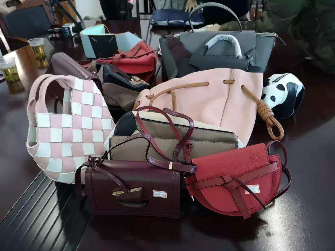 朋友圈里有正品lv吗,lvloewe最值得买的包包