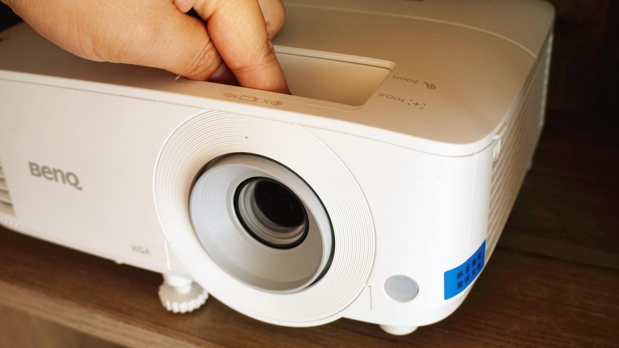 明基e520投影仪分辨率,明基智能投影仪e530深度体验