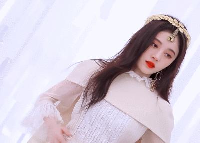 鞠婧祎4000年一遇美少女秒变,鞠婧祎和杨超越照片