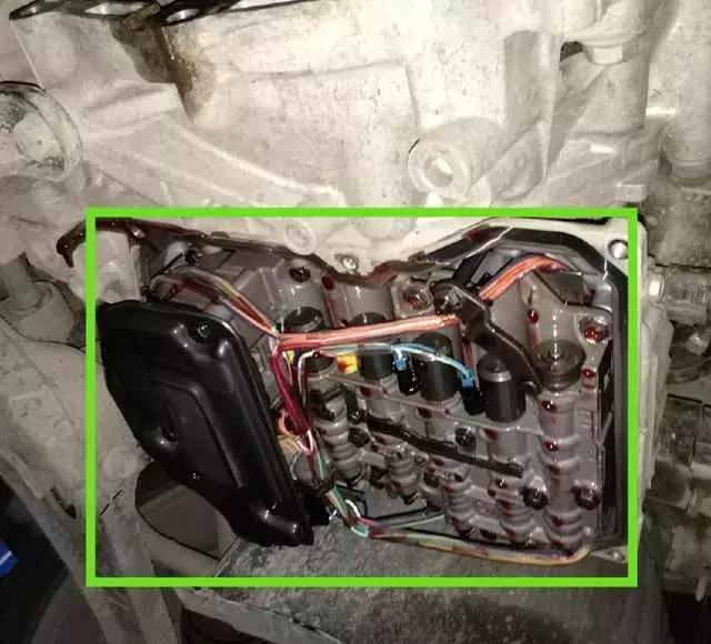 大众机油灯亮了要怎样消掉,4万公里的大众车机油灯