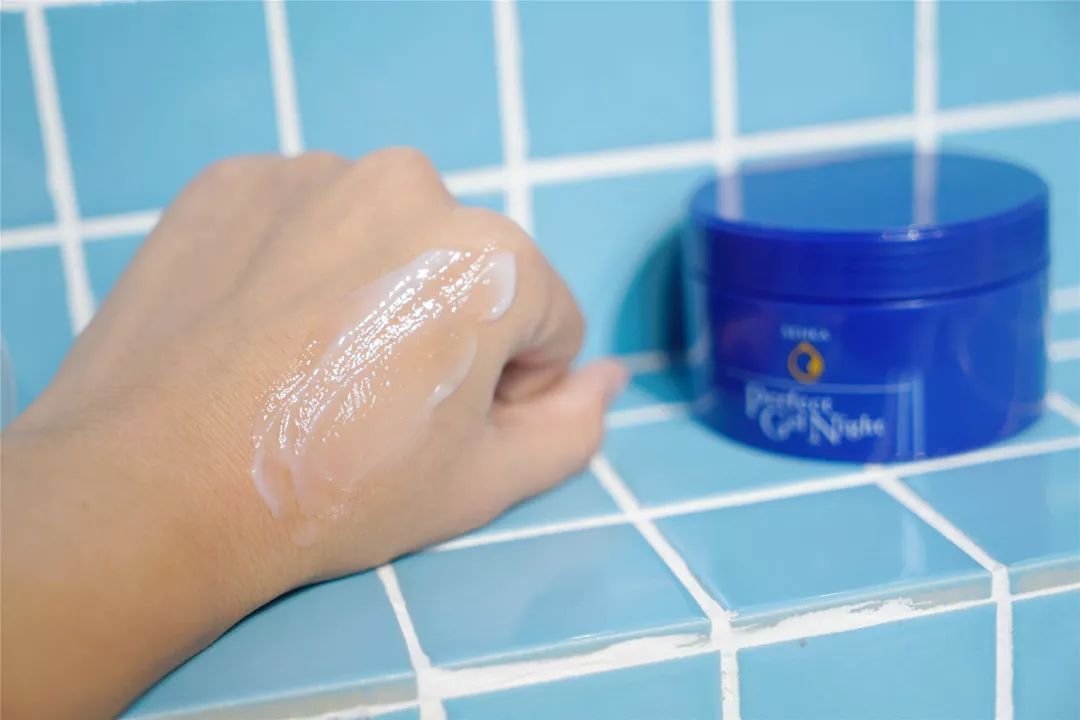 资生堂洗颜专科珊珂泡沫洗面奶,洗颜专科和珊珂的区别有什么