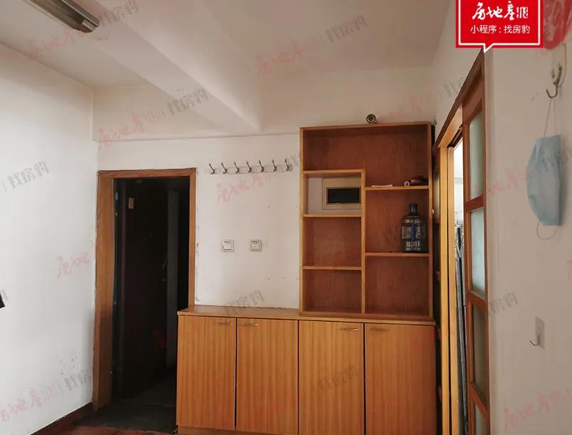 房报君去看了一套6字头的二手房，竟然动心了