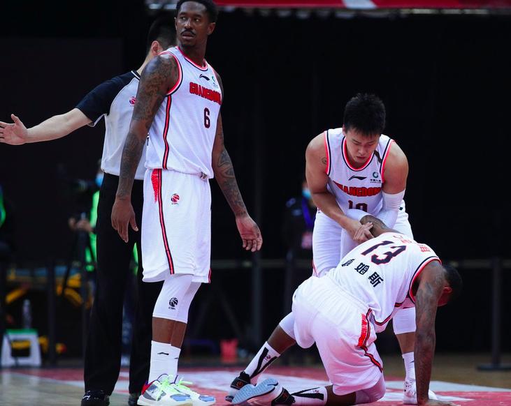 京媒再议广东官微发声：挑拨球迷对立很无聊，一支火把捅进油库里