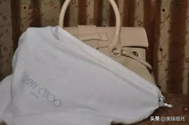 普通包包怎么保养,怎样保养包包更有光泽度