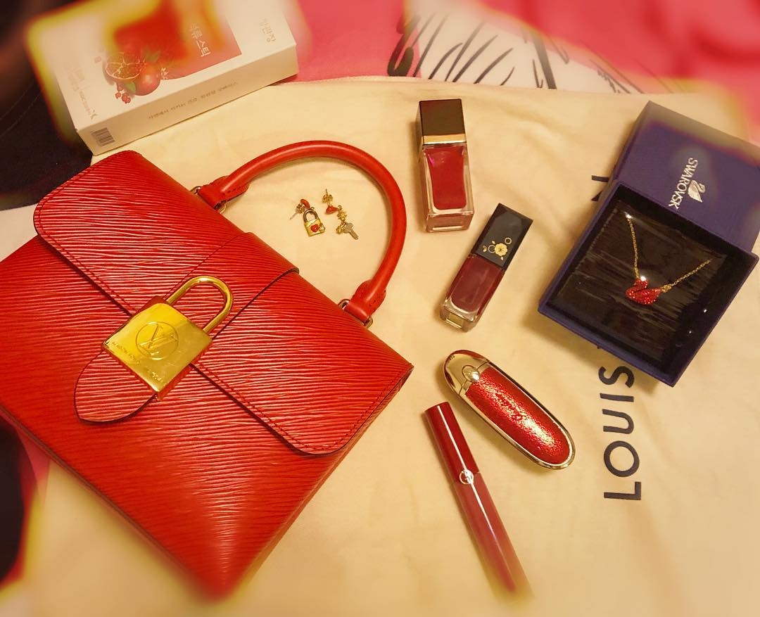 lv经典款小包推荐,lv包的小锁