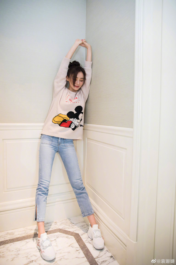 袁姗姗牛仔衫外套,袁姗姗黑色格子外套