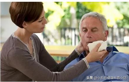 如何有效缓解一直打嗝,一直打嗝怎么办教你6个小妙招