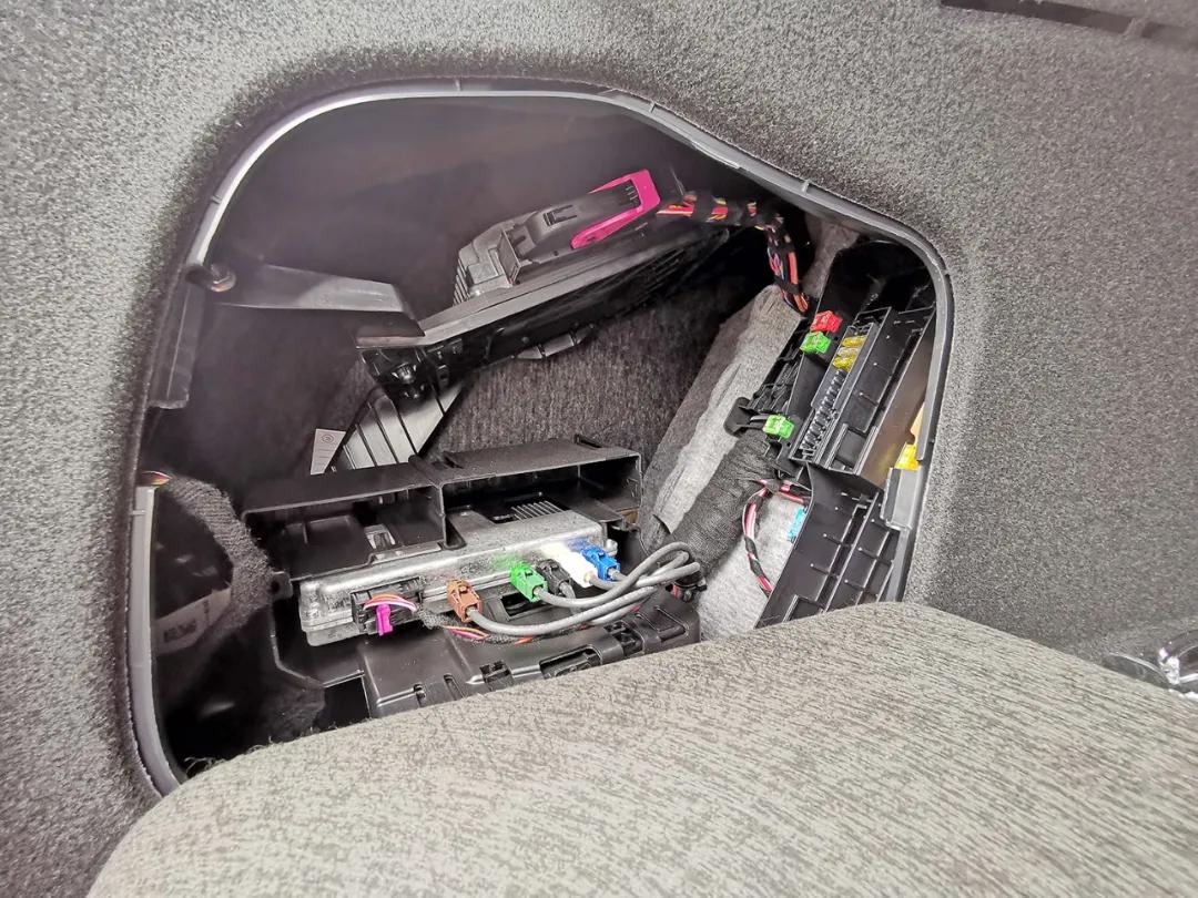 奥迪a4l开起来感觉好肉提速慢,奥迪a4l改bo音响