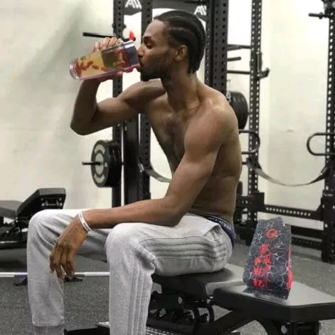 NBA淘宝指南：詹皇的wifi卡、格林的口气清新剂和谁的保温杯枸杞