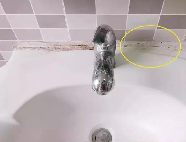 洗手台上面的美缝剂发霉了怎么办,卫生间洗手台有发霉污垢怎么清理