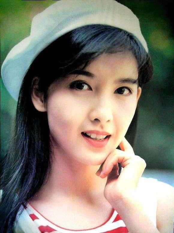 周慧敏为什么会对倪震死心塌地,周慧敏谈婚姻现状