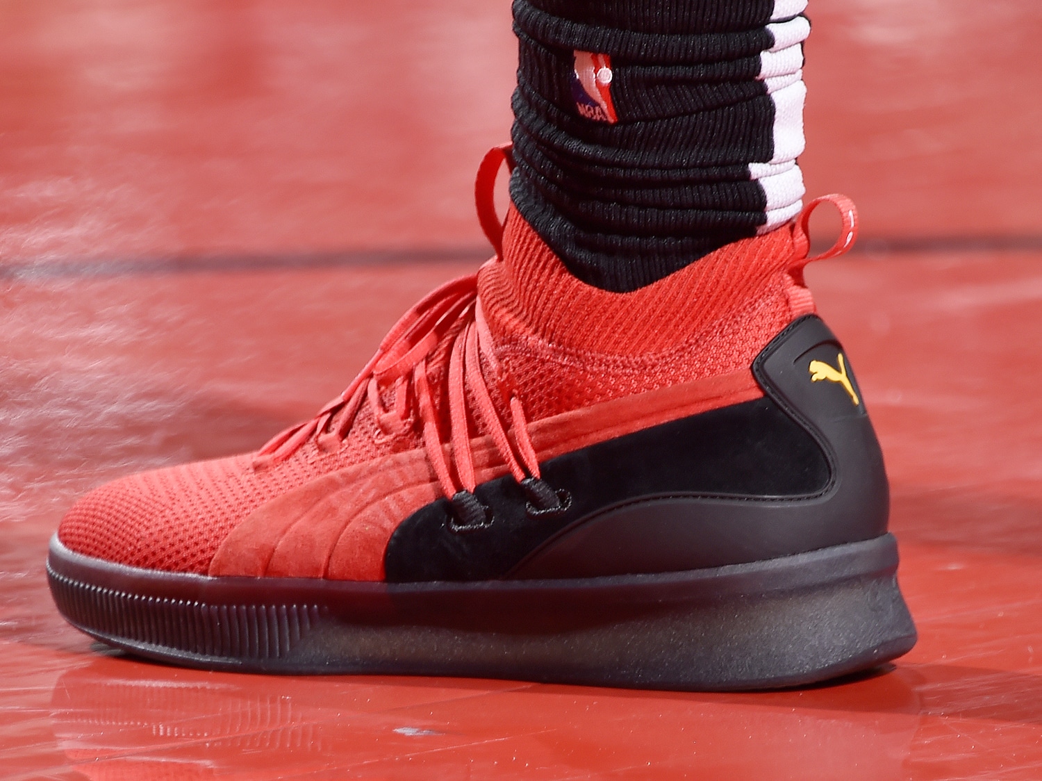 NBA赛场最近三天篮球鞋精选集：鞋头们的赛季鞋王之争越发激烈