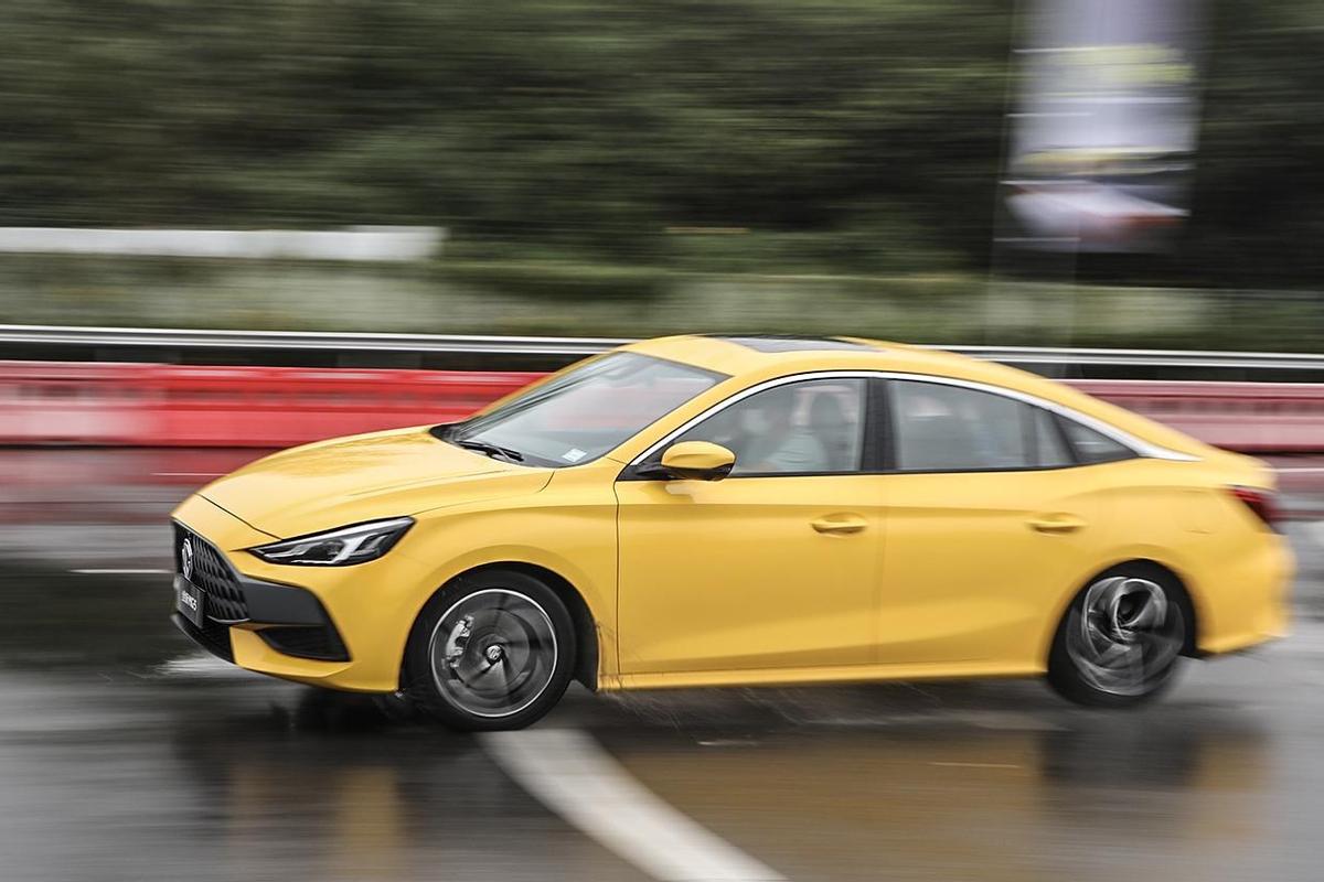 mg5青春风尚版手动试驾车,mg521款青奢风潮版试驾