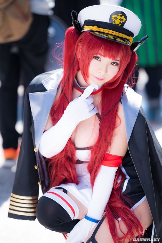 上围塞满整个衣服肉感十足的日本萌系小姐姐