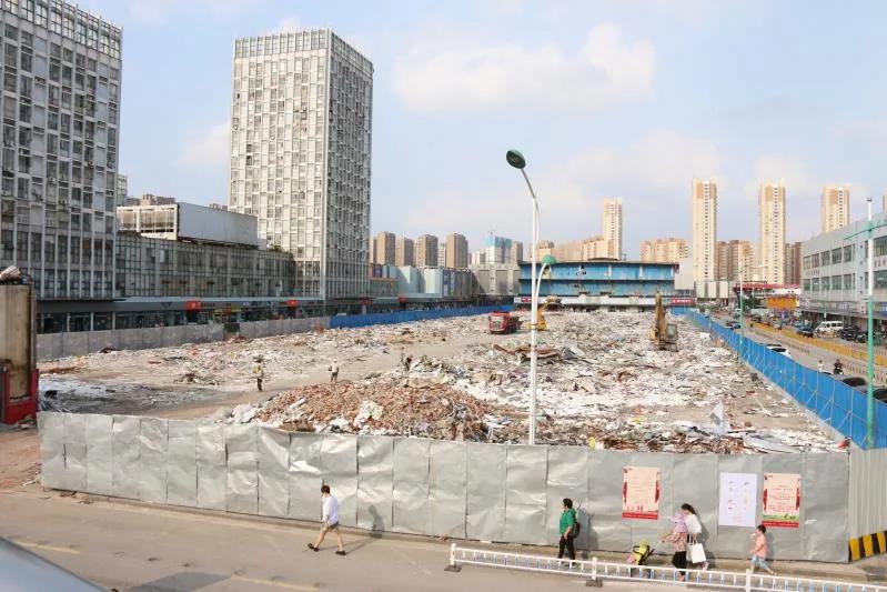 升级改造后的农贸市场夜景太美了,改造升级的农贸市场变靓了