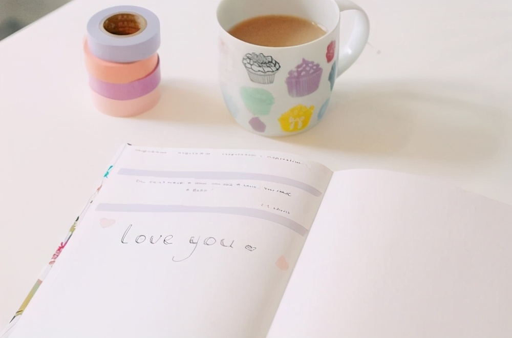 已婚女人暧昧男人的表现有哪些,中年男女微信聊天暧昧十种表现