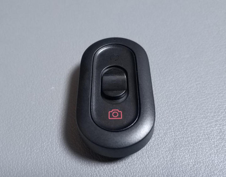 带遥控自拍支架最新款拍摄神器,便携自拍杆神器