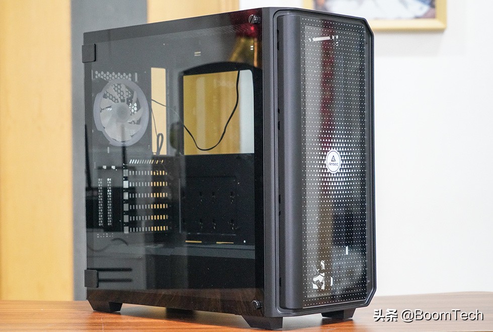 不对称设计点缀安钛克NX1000机箱体验