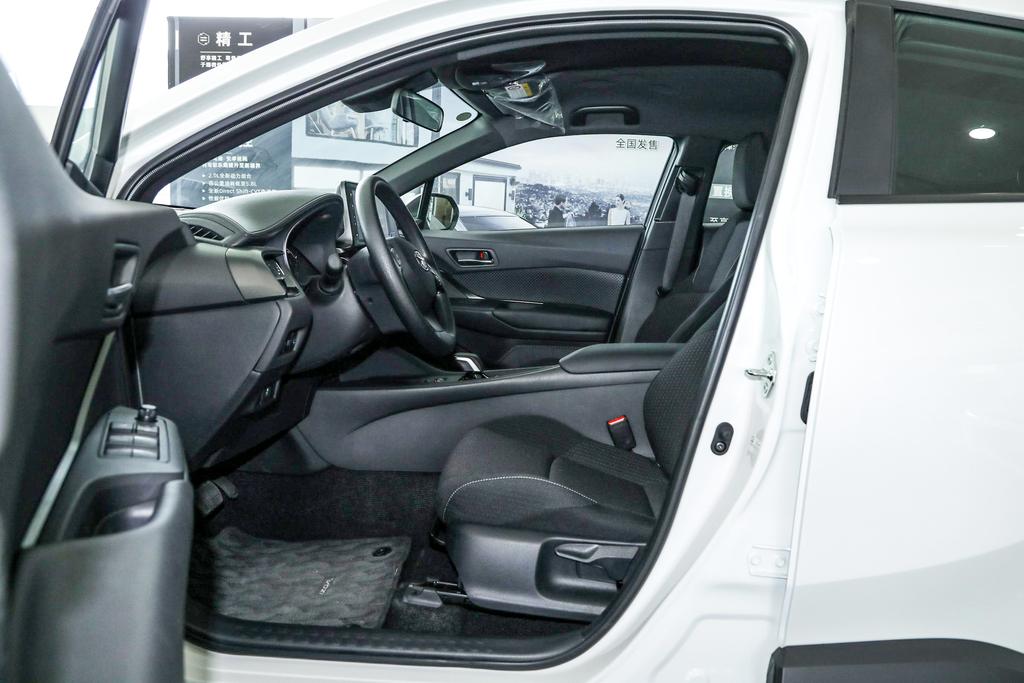 襄阳天和丰田奕泽双擎E+优惠30000元