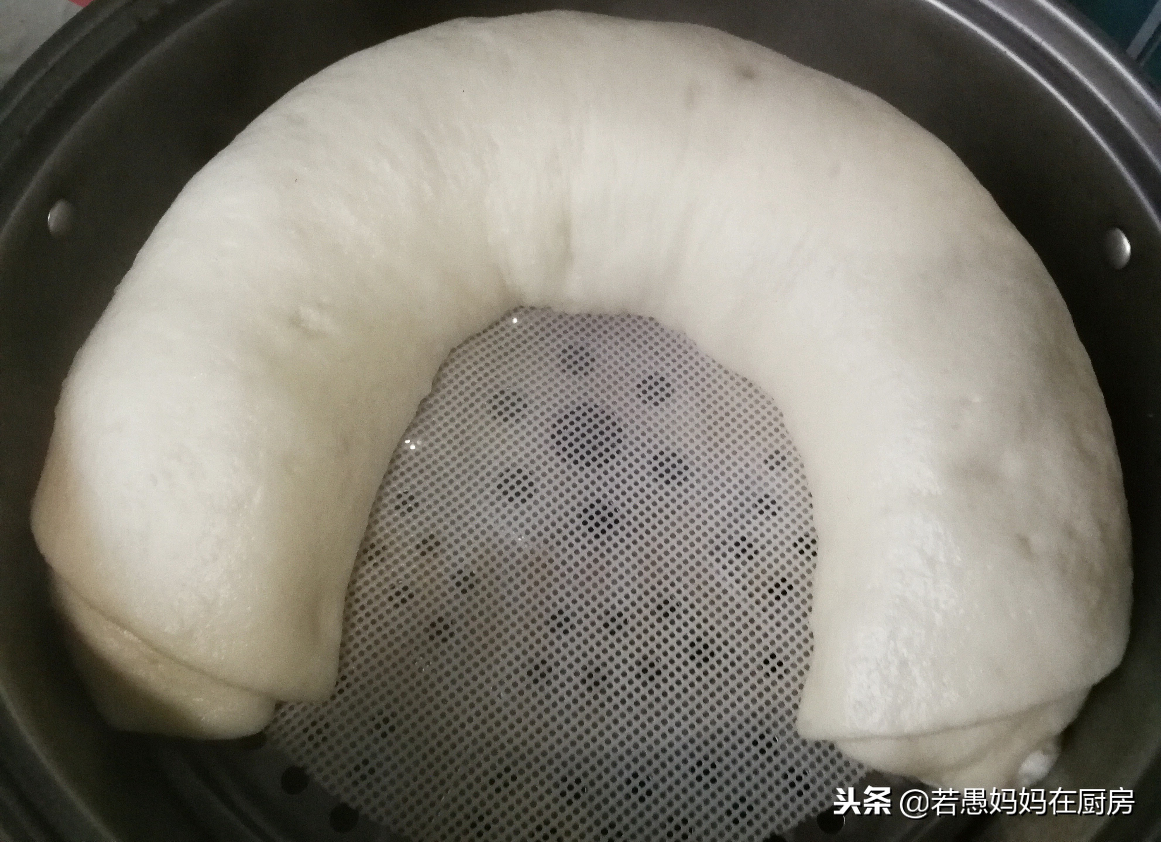 无褶子包包子手法教程,包大包子最简单怎么捏褶