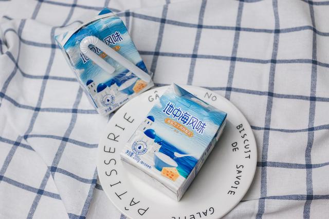 燕塘牛奶和欧亚牛奶哪个味道好,百富露水牛奶好还是燕塘牛奶好