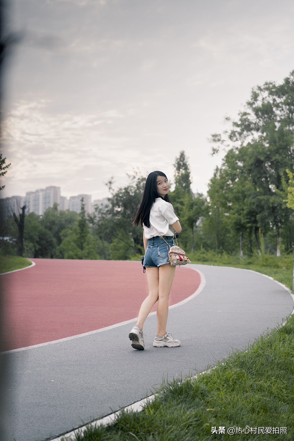 ps变形工具怎么修裙摆,教程ps小技巧打造线条艺术