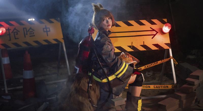 视觉盛宴，又一批coser现身明日方舟百人集结活动