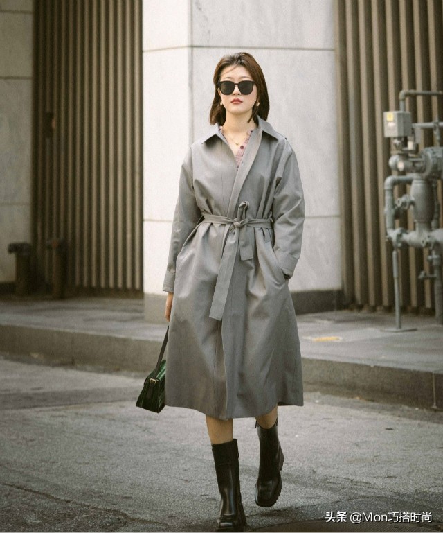 马丁靴风衣怎么搭配好看,黑色风衣搭配棕色马丁靴鞋