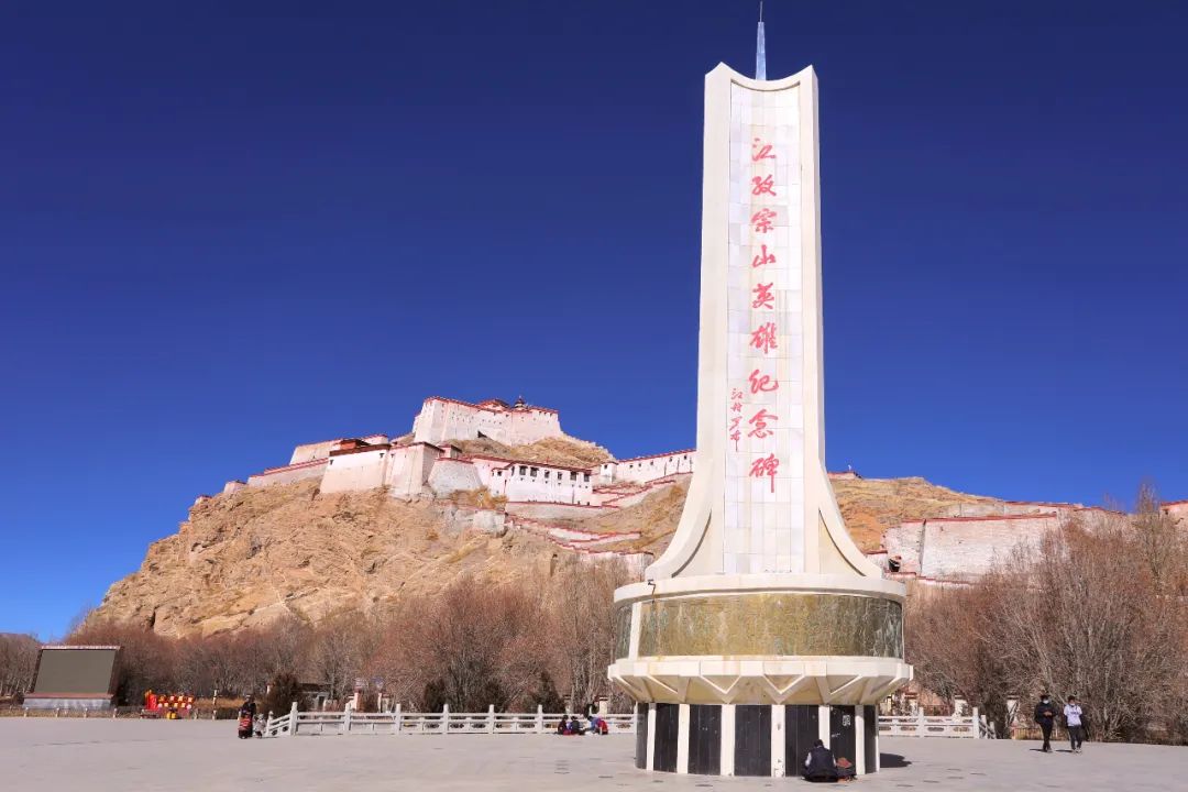西藏抗英战争纪念碑实拍,抗英战争中的英雄之城