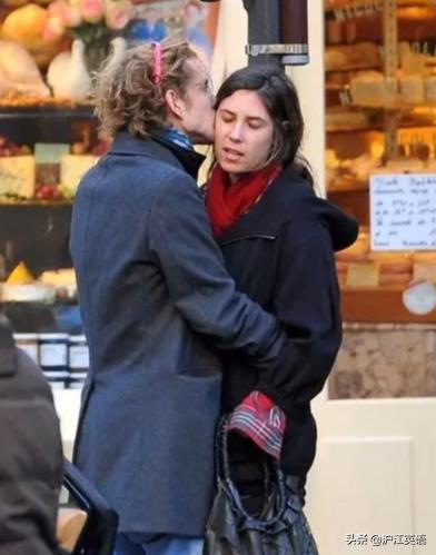 忧郁系王子，竟是宠妻儿狂魔，还打破了王室700年的爱情诅咒