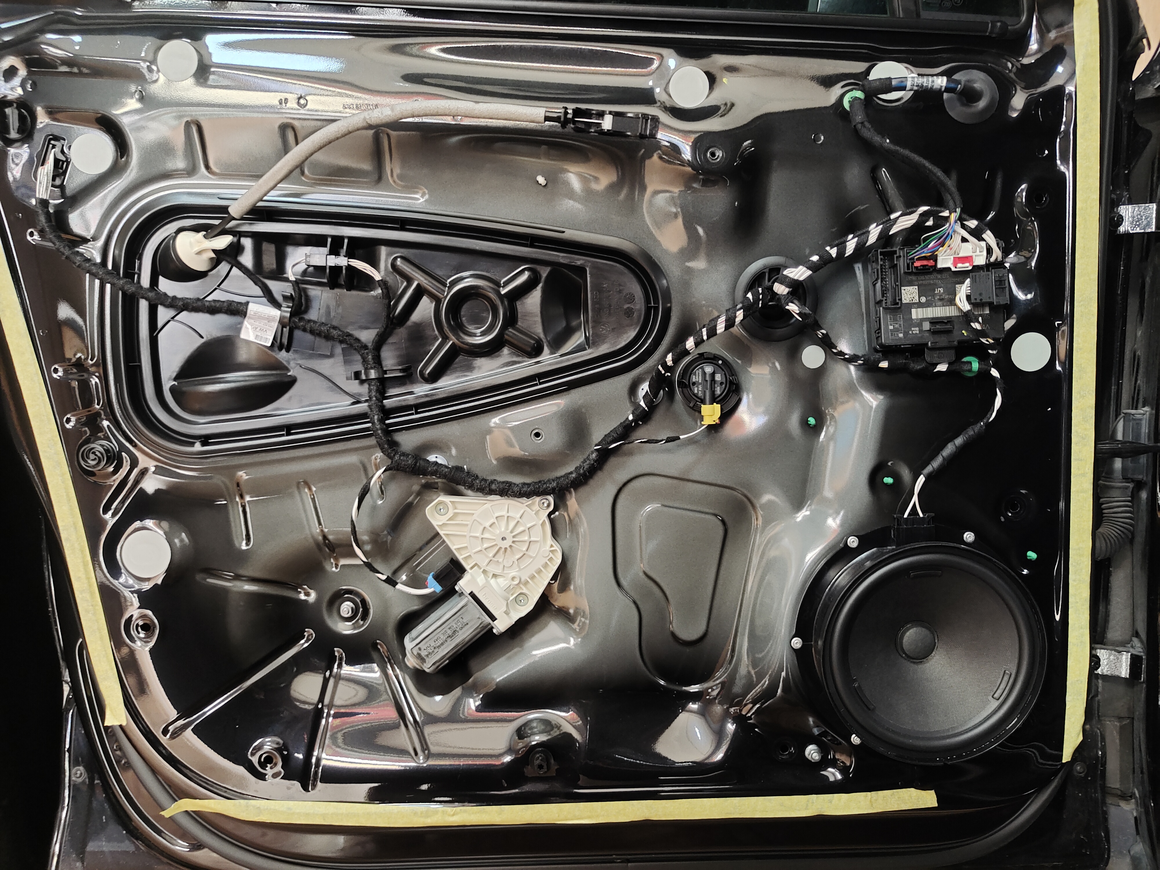 汽车音响怎样才算好音质?大众途观改装丹拿236四十周年喇叭