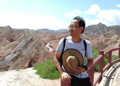 教育的质量不可能超越教师的质量,教师的教育方法和行为由什么决定