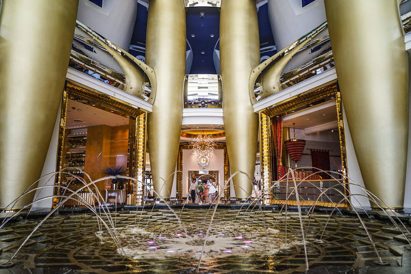 沙漠浪漫之旅迪拜,从天空进入海底