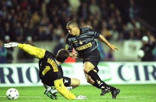 最让前锋害怕的守门员,那些让人望而生畏的守门员