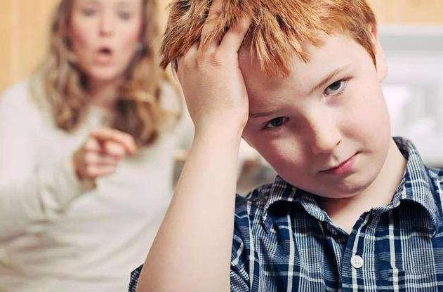 孩子性格倔强固执该怎么去引导,孩子倔强任性该怎么管教