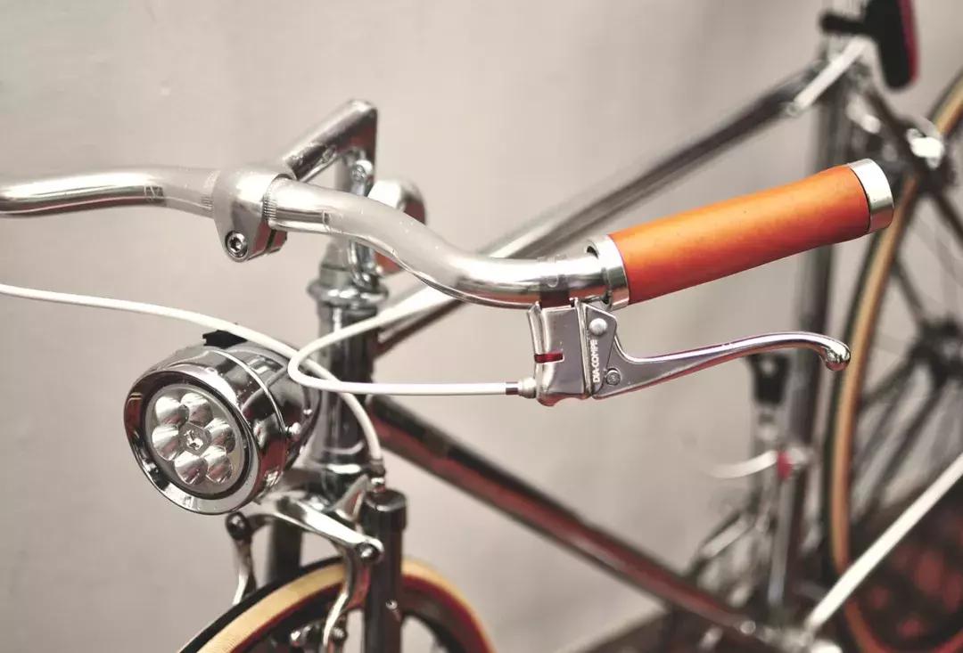 1万块的CHANEL篮球，2万块的LV排球，原来买包才是最便宜的开销