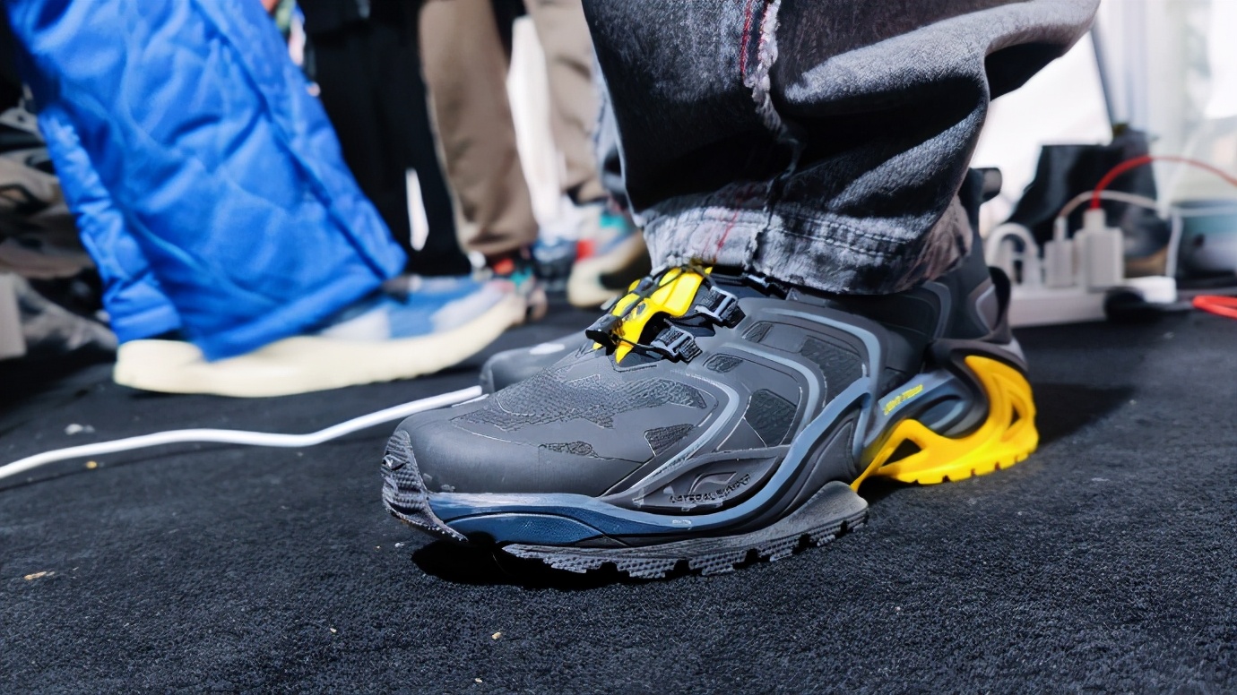 李宁时装周悟道鞋,李宁2018款悟道