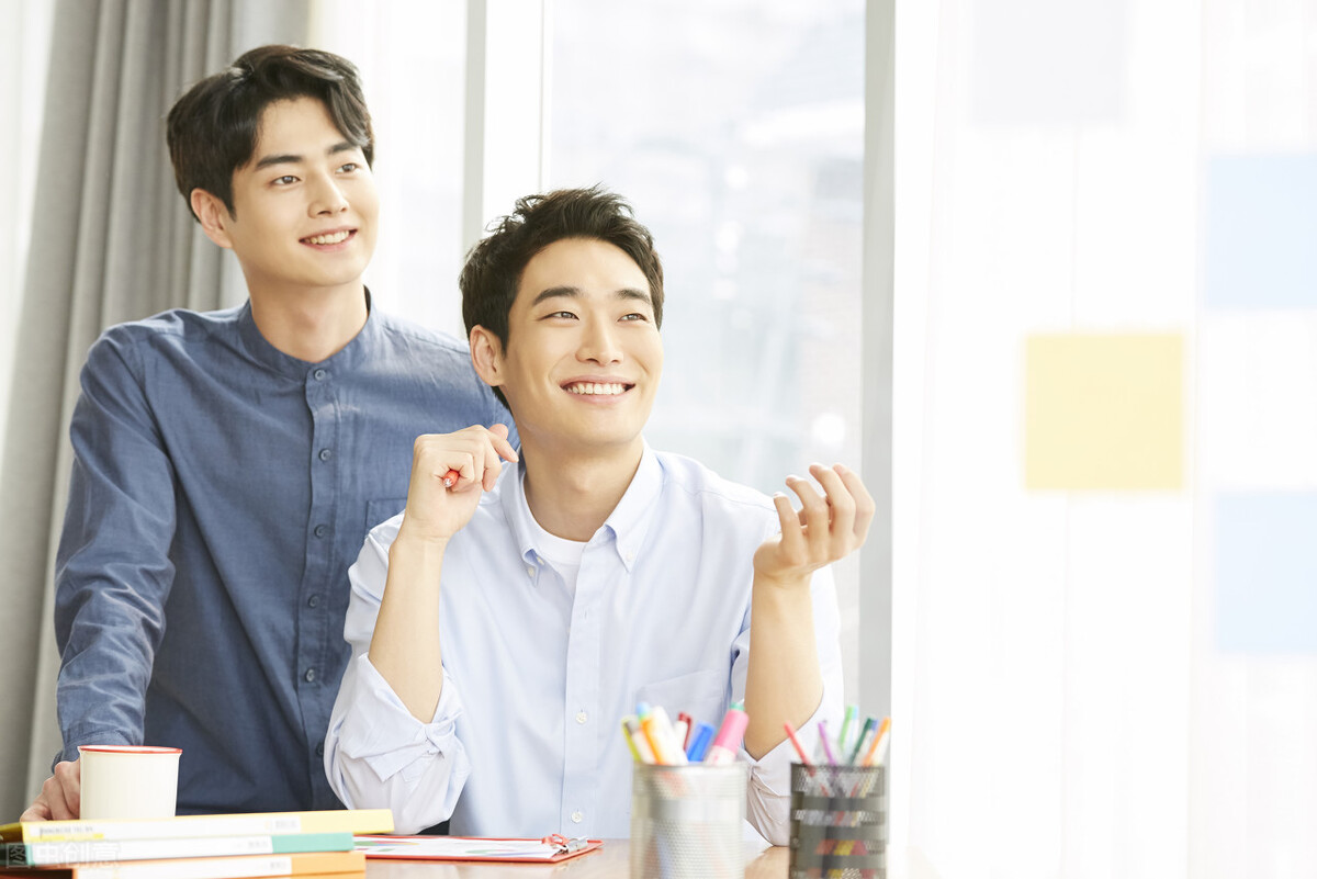 曾经一起学瑜伽的同学，因为我选了做物业管家，嘲笑我职业可怜