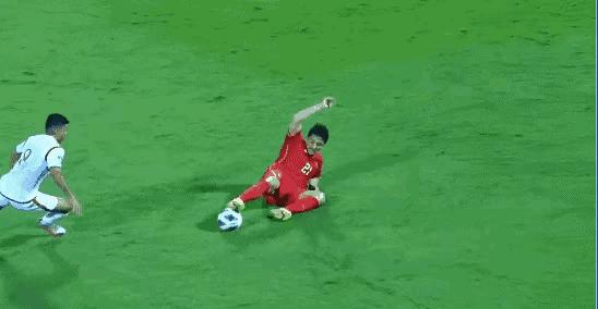 国足为什么踢不赢巴西,国足为啥踢不好