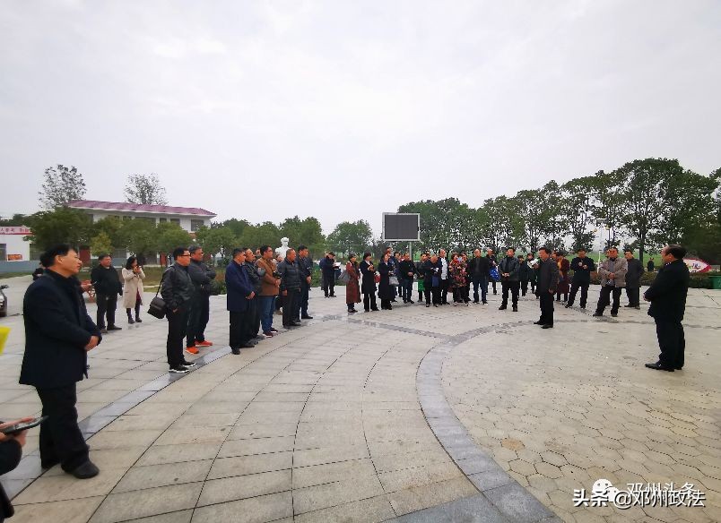 有路必有桑塔纳,有路必有日产车