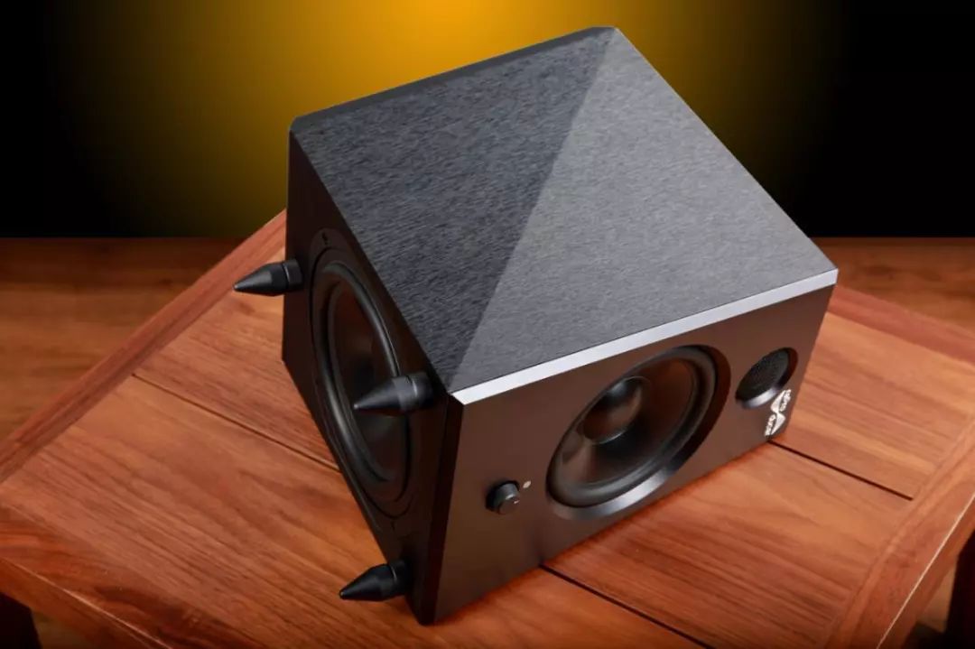 一个修理专业音响多人的德国人设计的reProducerEpic5音箱试用
