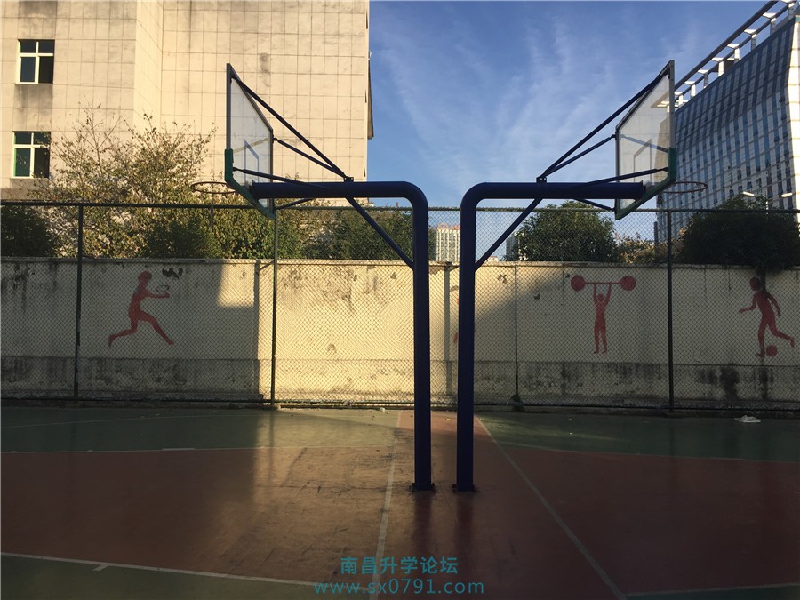 走进校园小学生们的笑容天真烂漫,走进南昌红谷滩新区实验学校