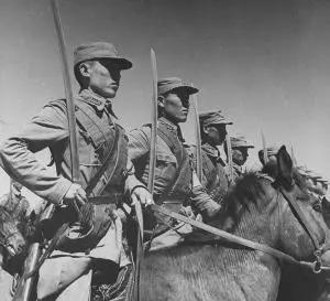 毛岸英结婚,毛主席看完客人名单后说:为什么漏掉了三位同志呢?